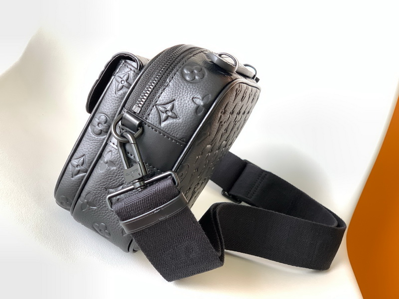 LV Handbags AAA(Men)-257