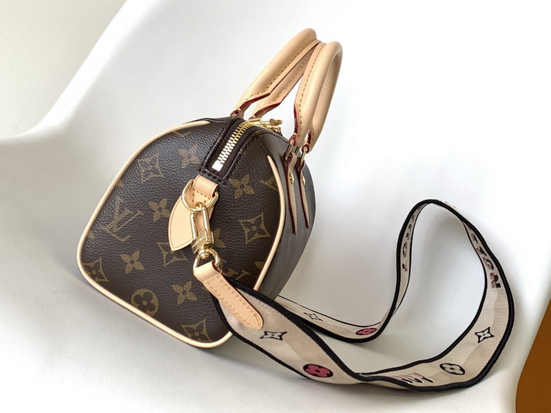 LV Handbags AAA(Women)-440