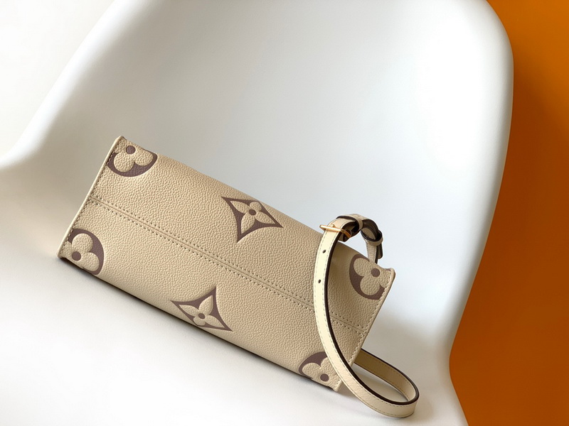 LV Handbags AAA(Women)-544