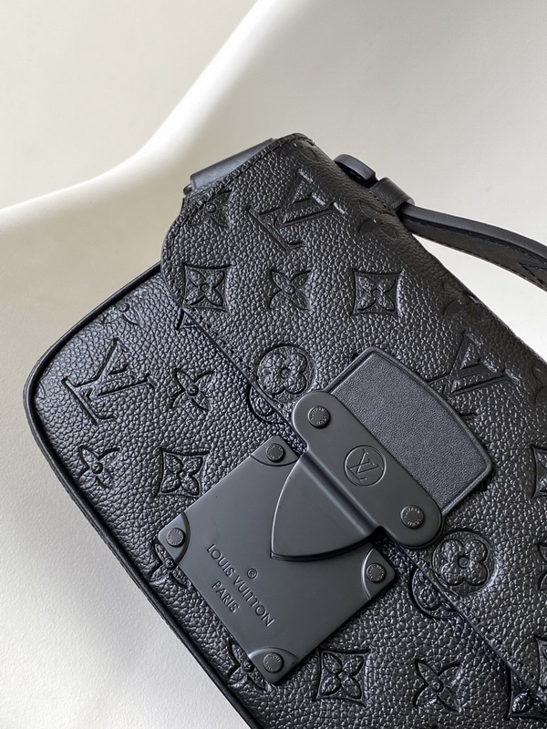 LV Handbags AAA(Women)-557