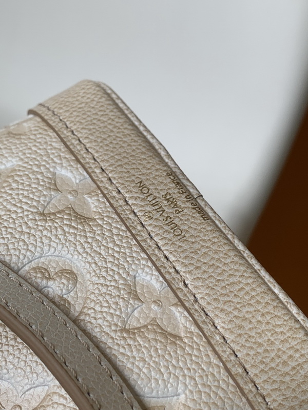 LV Handbags AAA(Women)-577