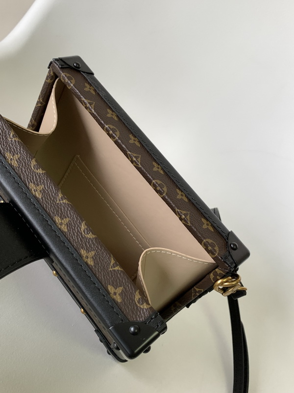 LV Handbags AAA(Women)-676