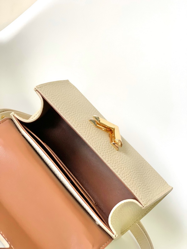 LV Handbags AAA(Women)-697