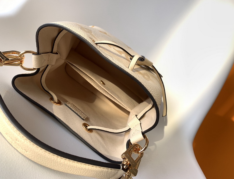 LV Handbags AAA(Women)-758
