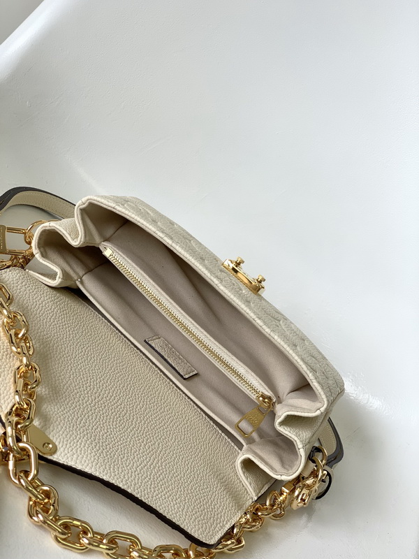 LV Handbags AAA(Women)-822