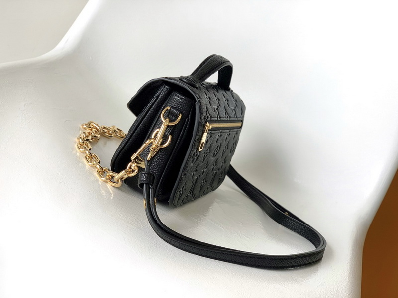 LV Handbags AAA(Women)-823