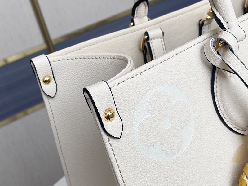 LV Handbags AAA(Women)-941
