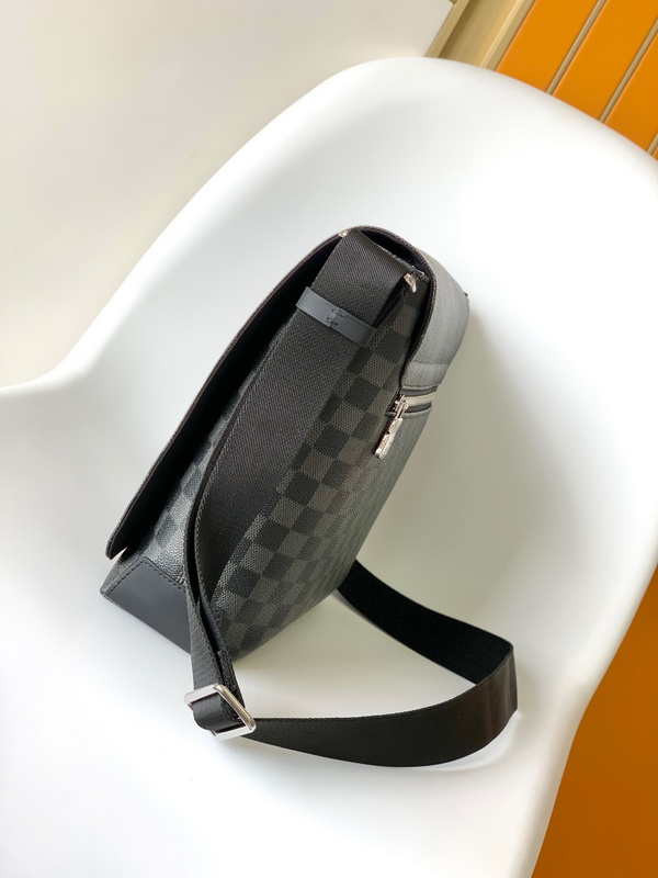 LV Handbags AAA(Men)-286