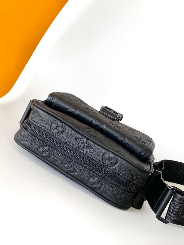 LV Handbags AAA(Men)-289