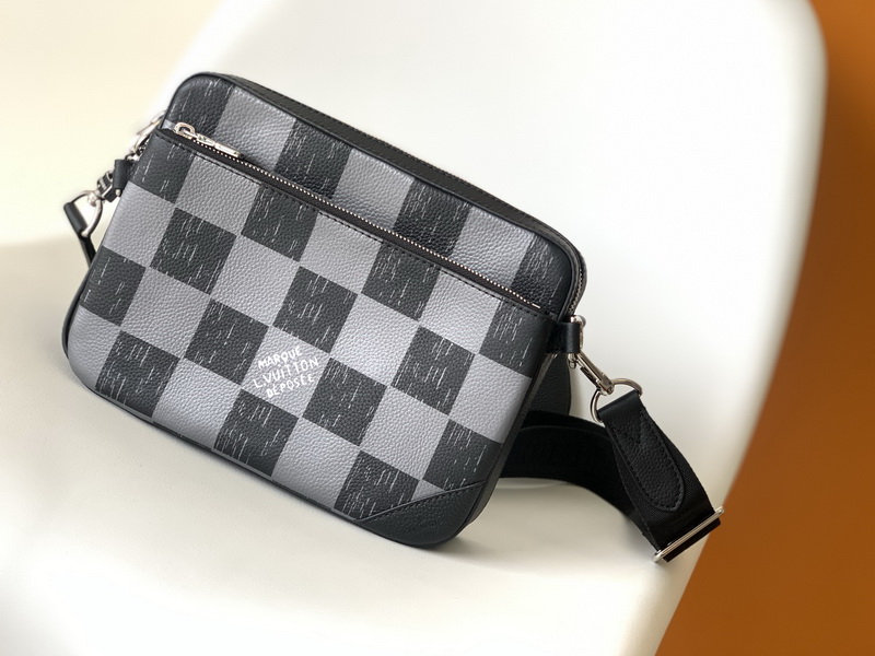 LV Handbags AAA(Men)-305