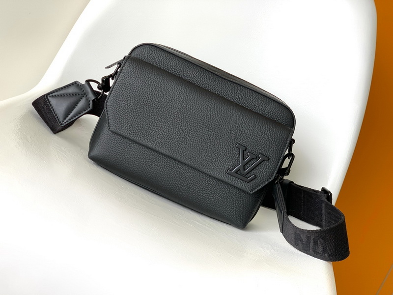 LV Handbags AAA(Men)-312
