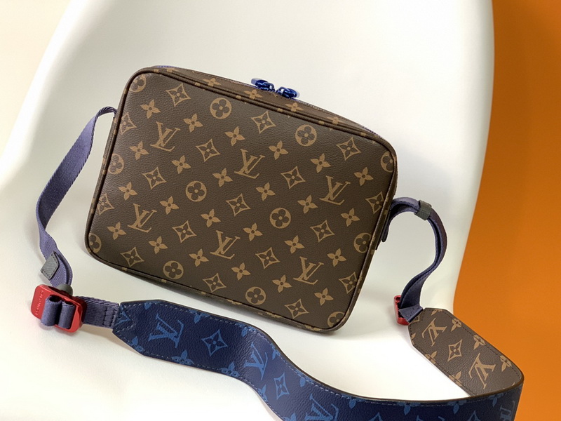 LV Handbags AAA(Men)-318