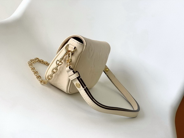 LV Bag-NFC(AAA)-121