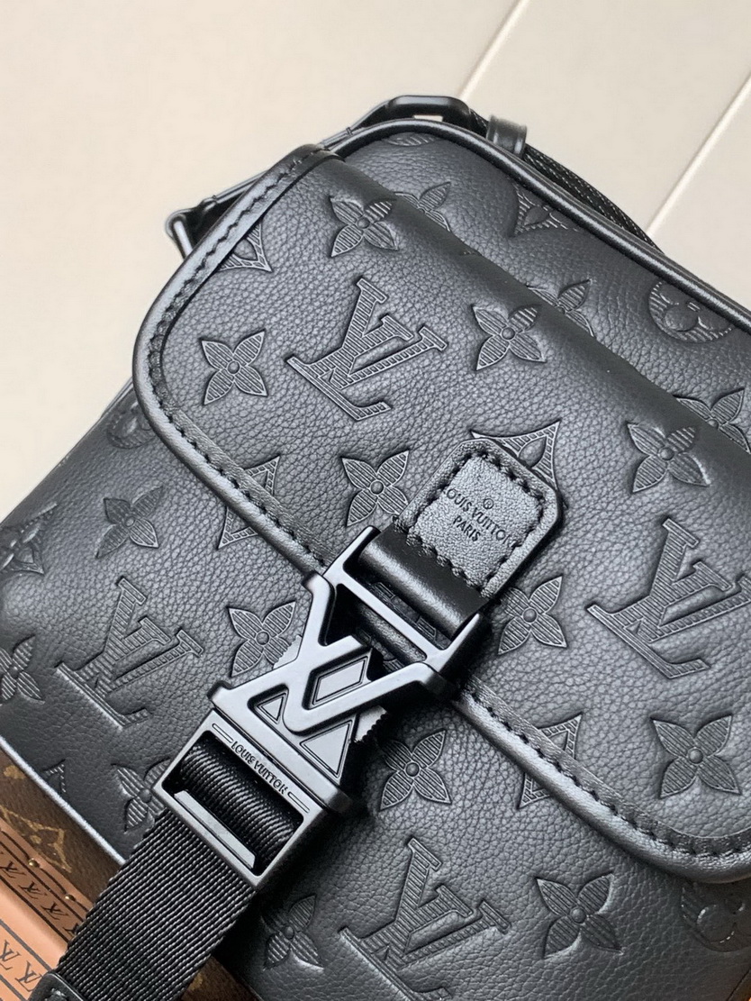 LV Bag-NFC(AAA)-183