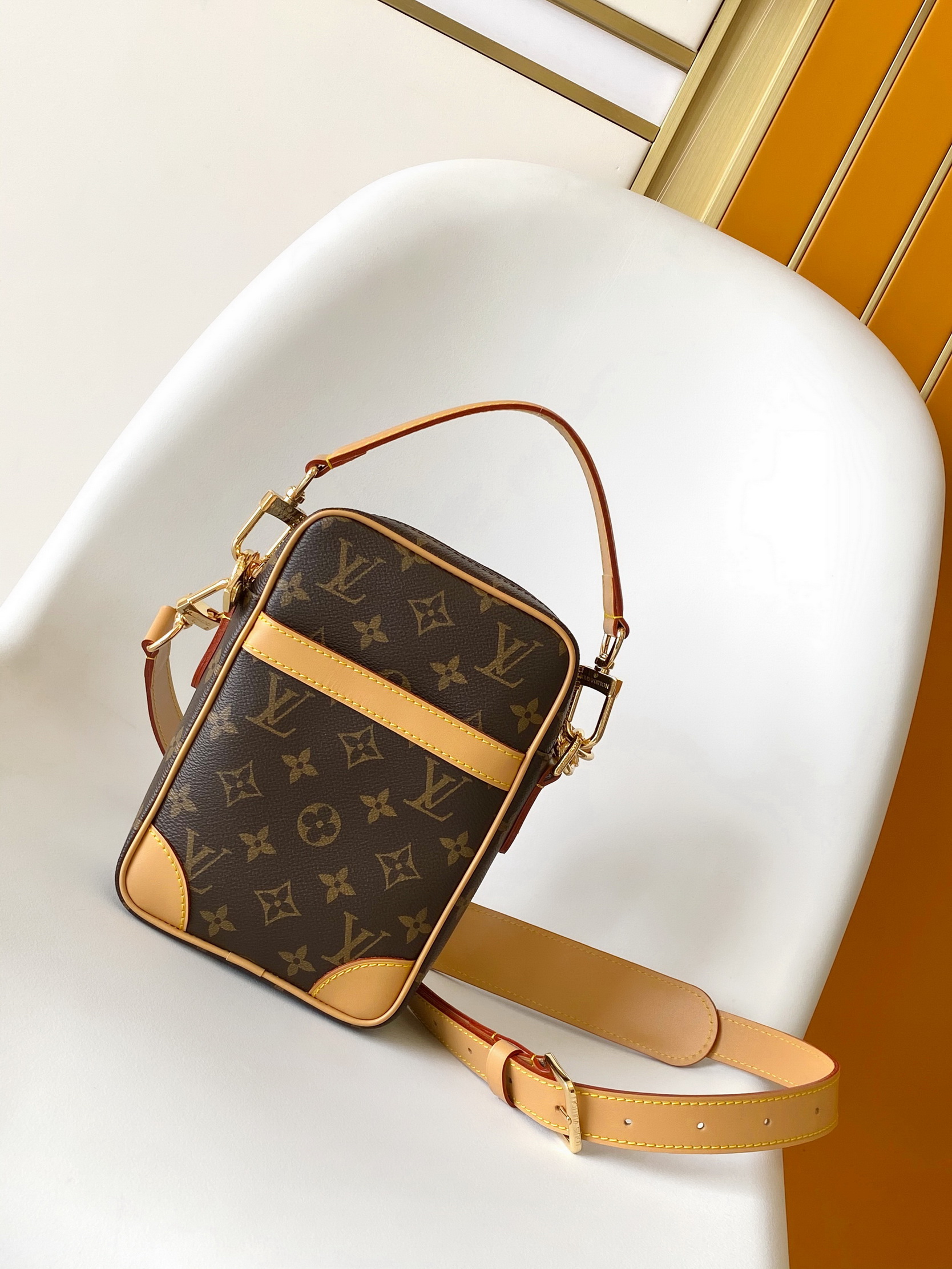 LV Bag-NFC(AAA)-267