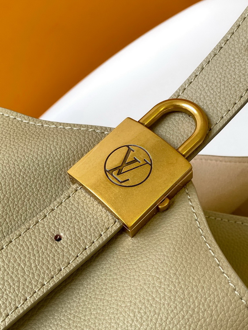 LV Bag-NFC(AAA)-527