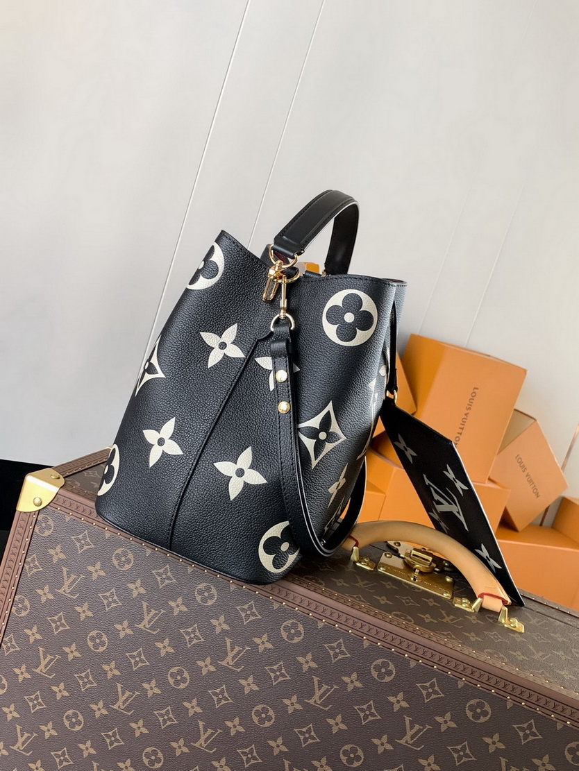LV Bag-NFC(AAA)-621