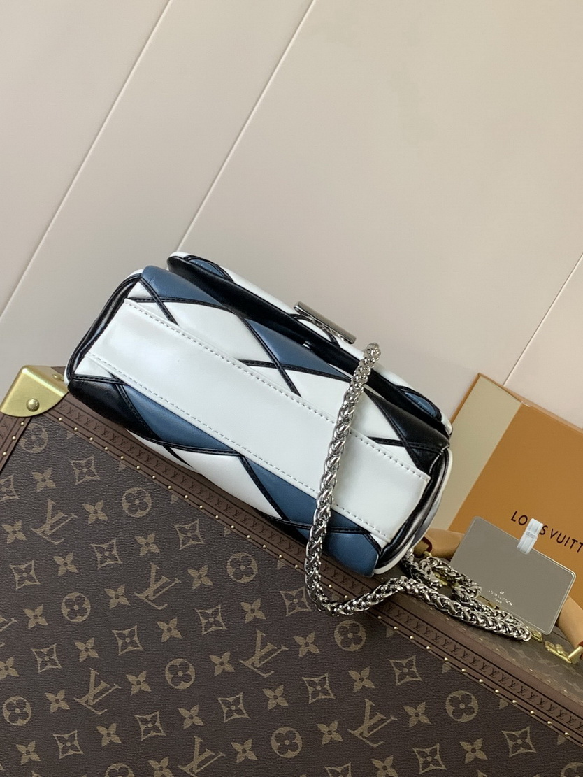 LV Bag-NFC(AAA)-657