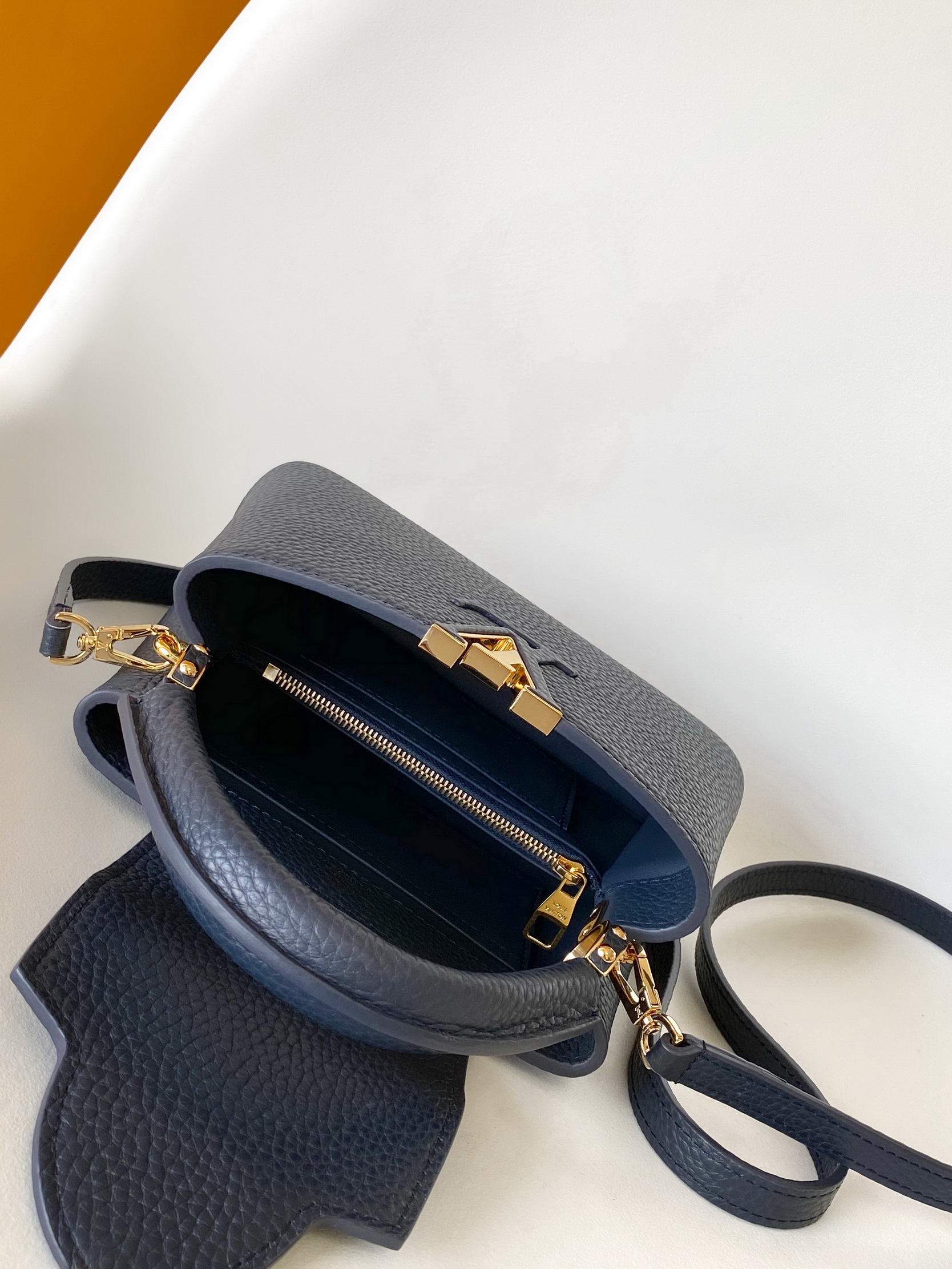 LV Bag-NFC(AAA)-677