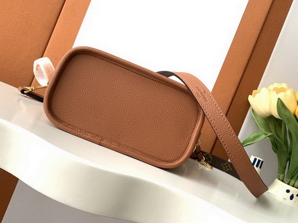 LV Bag-NFC(AAA)-717