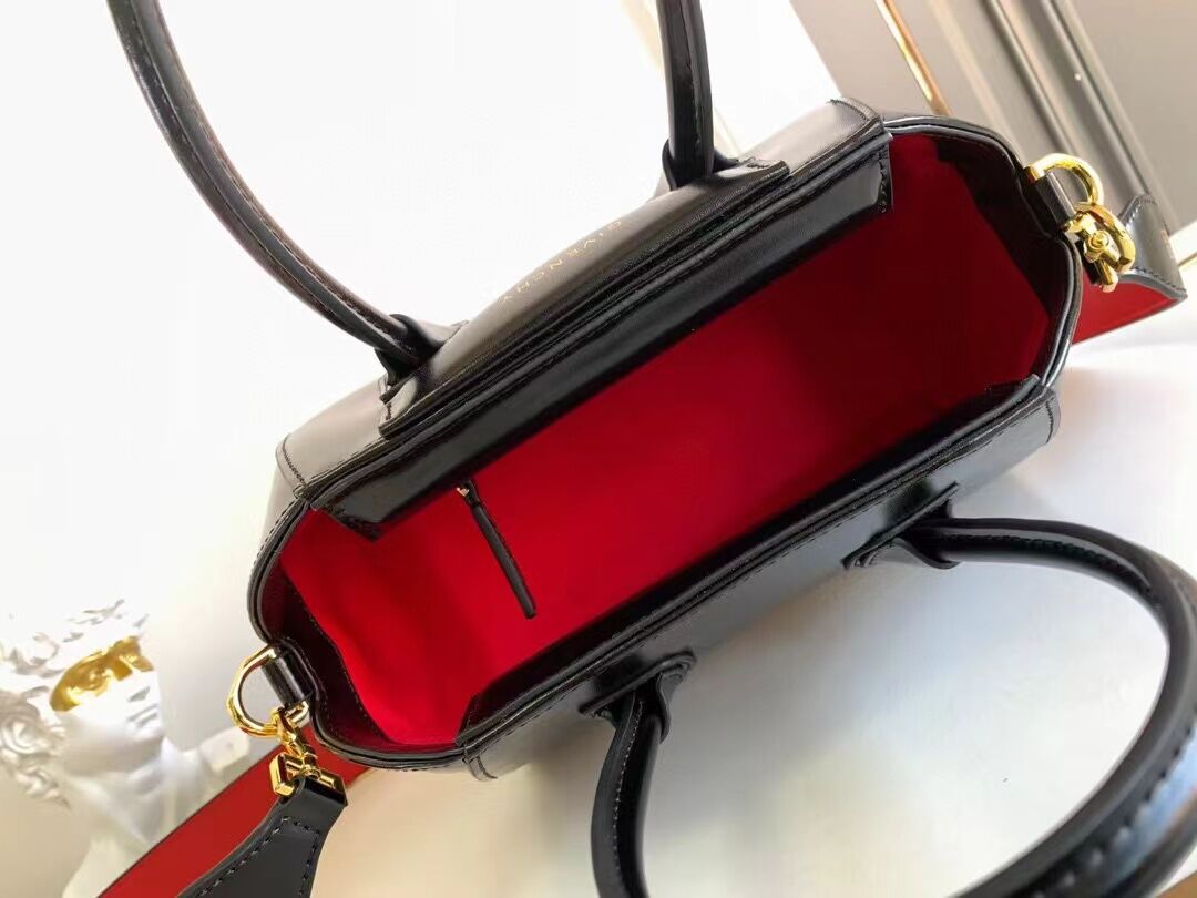 Givenchy Handbags AAA(Women)-003