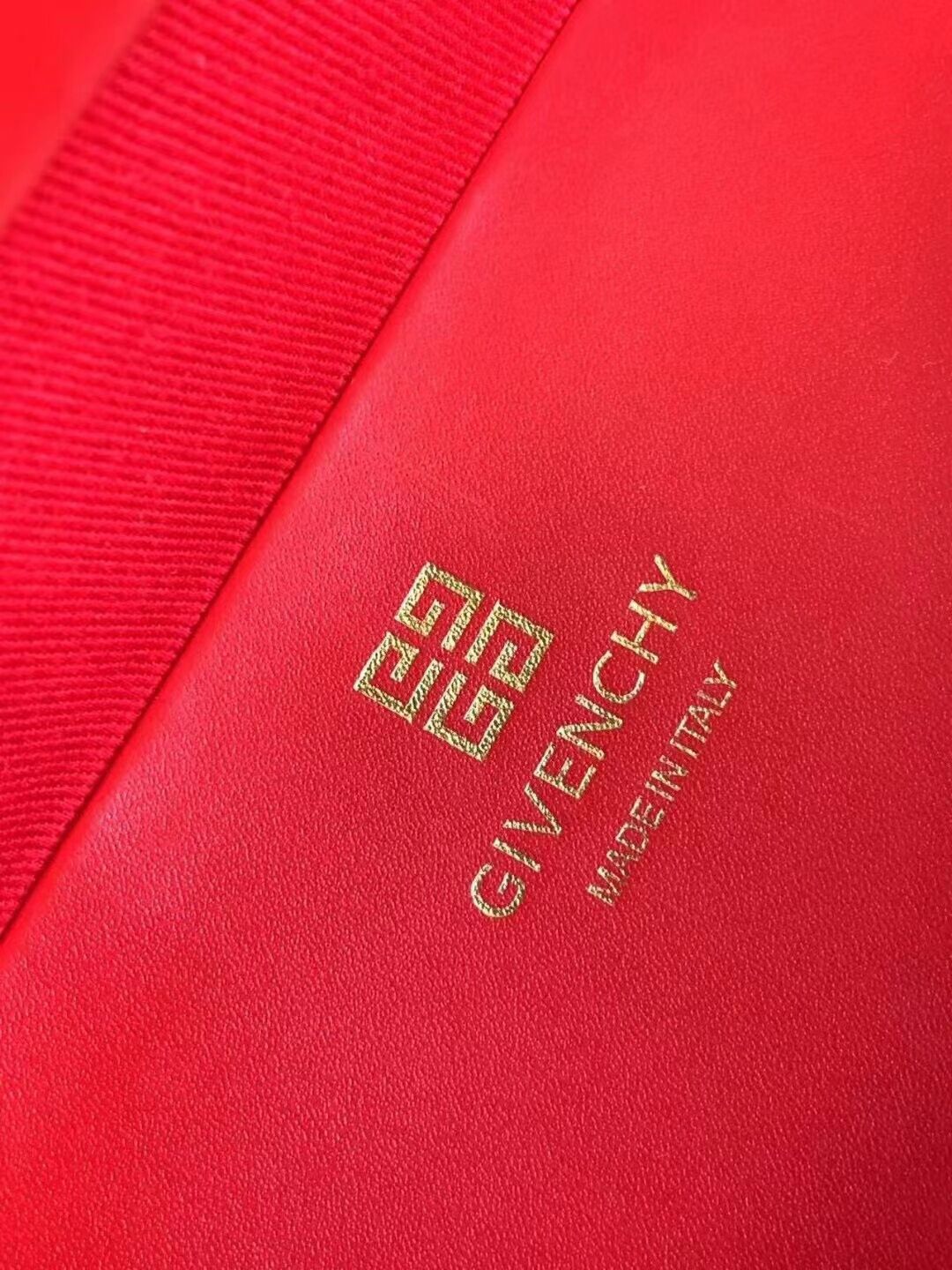 Givenchy Handbags AAA(Women)-002