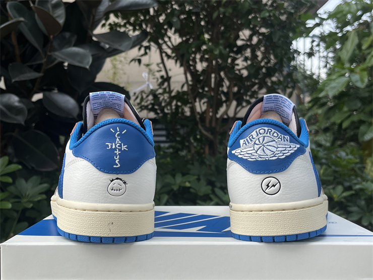 Travis Scott x fragment design x AJ1