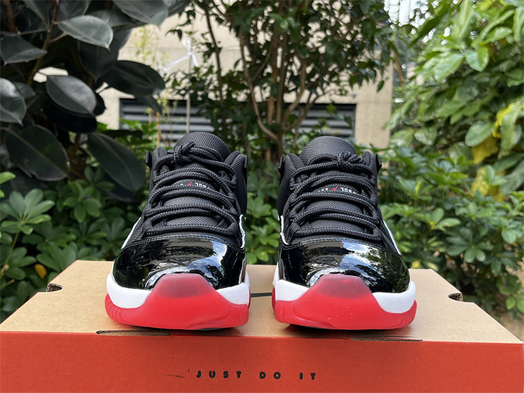 Air Jordan 11 Low Bred
