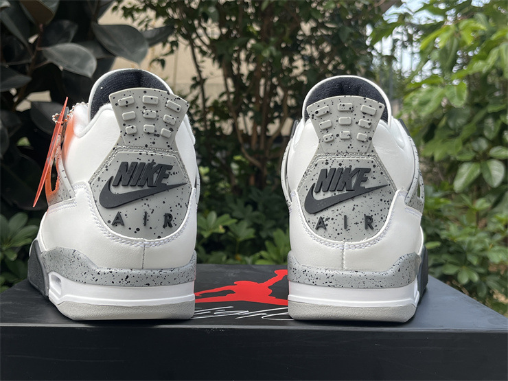 Air Jordan 4 OG White Cement