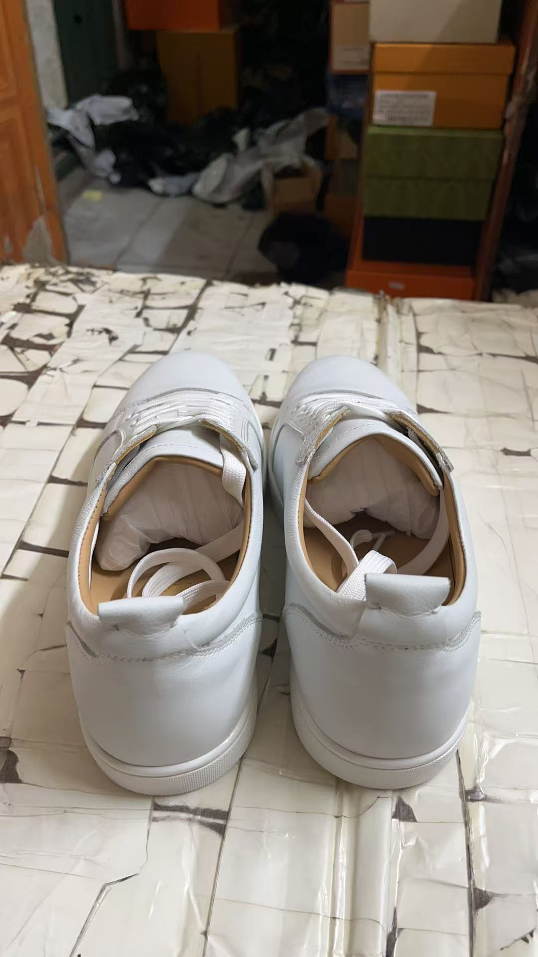 CL Men Shoes-561