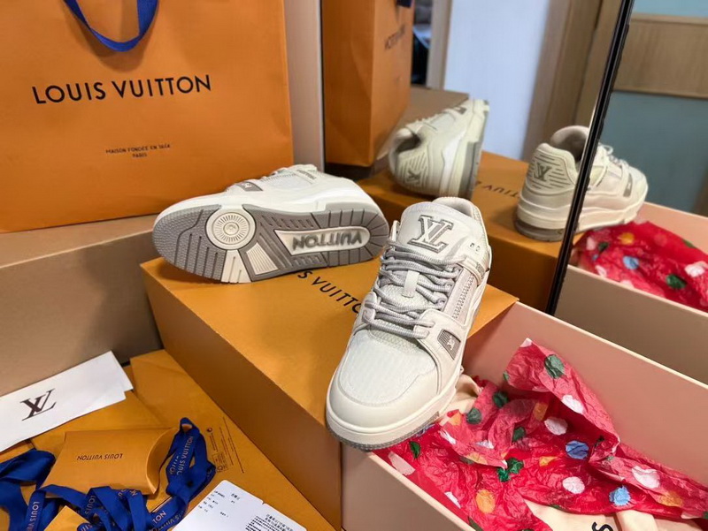 LV Shoes(AAA)-1111