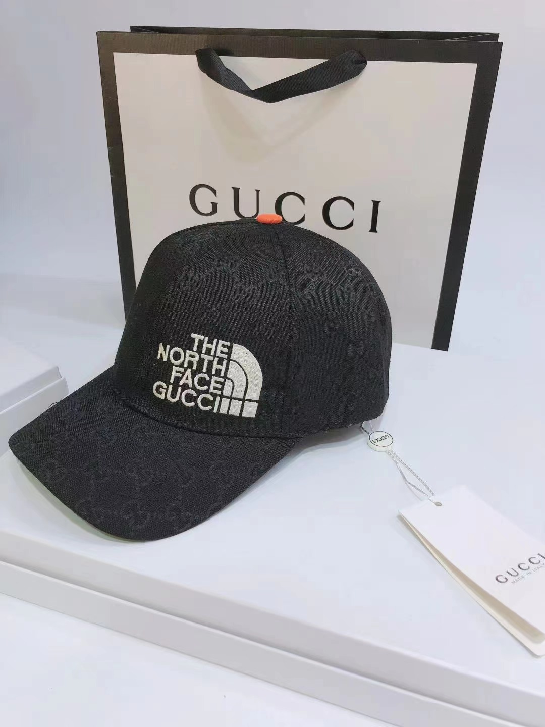 G*u*i cap-216