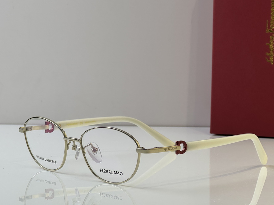 FERRAGAMO Sunglasses(AAAA)-333