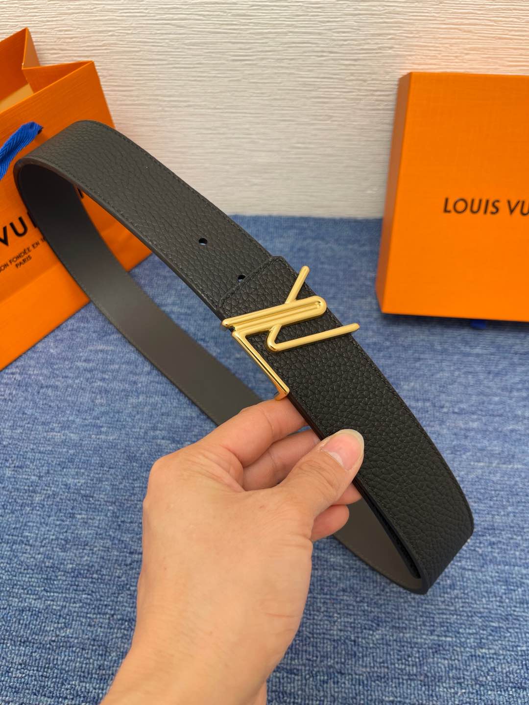 LV Belts(AAAAA)-2512