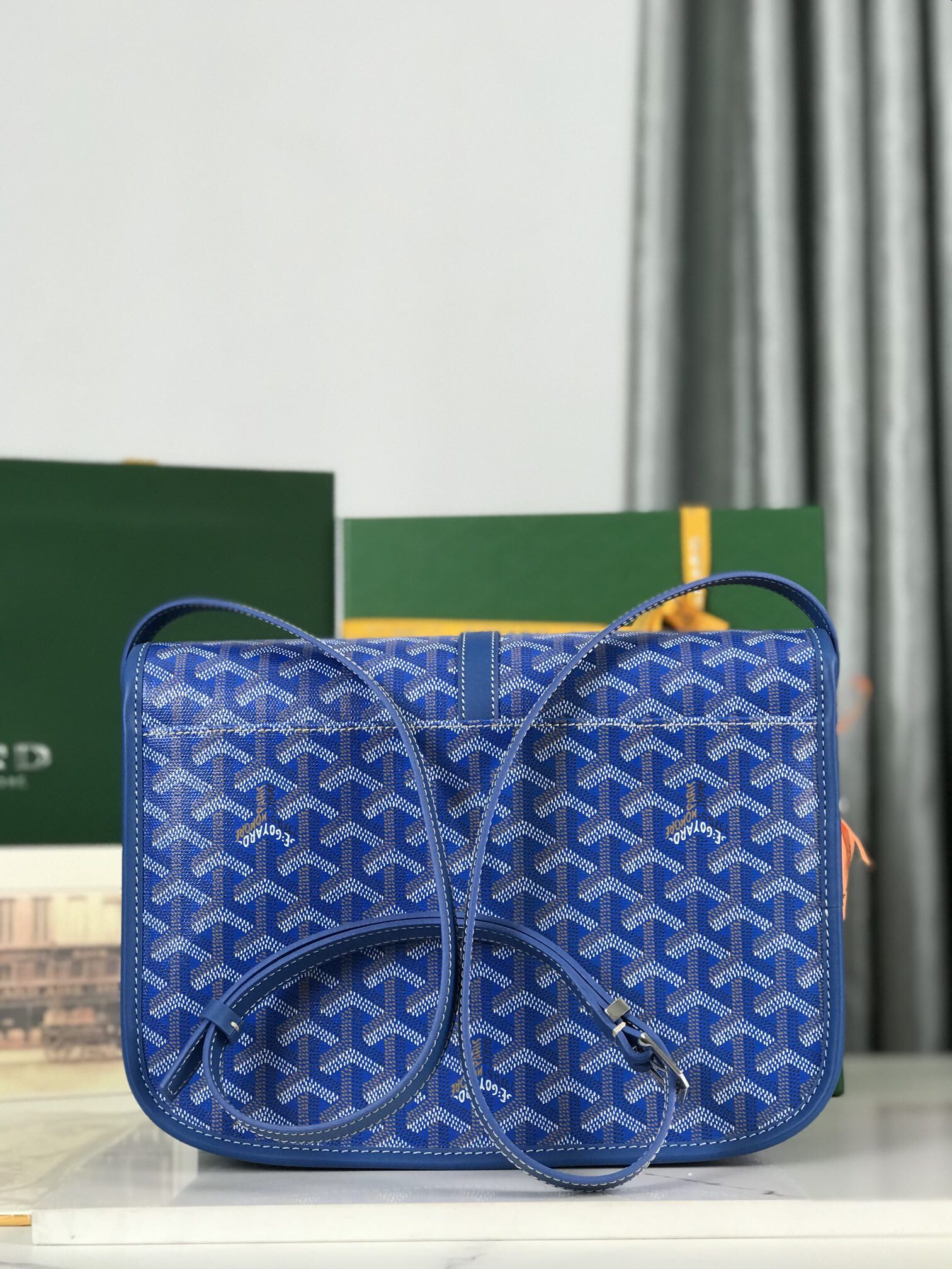 Go*ard handbags aaaa(men)-029