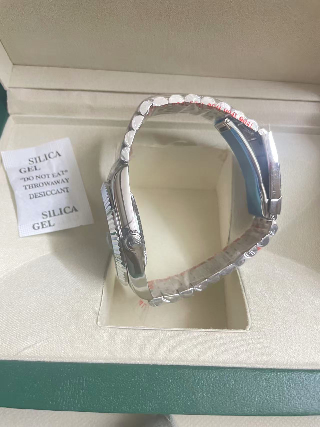 R*l*x watches-187