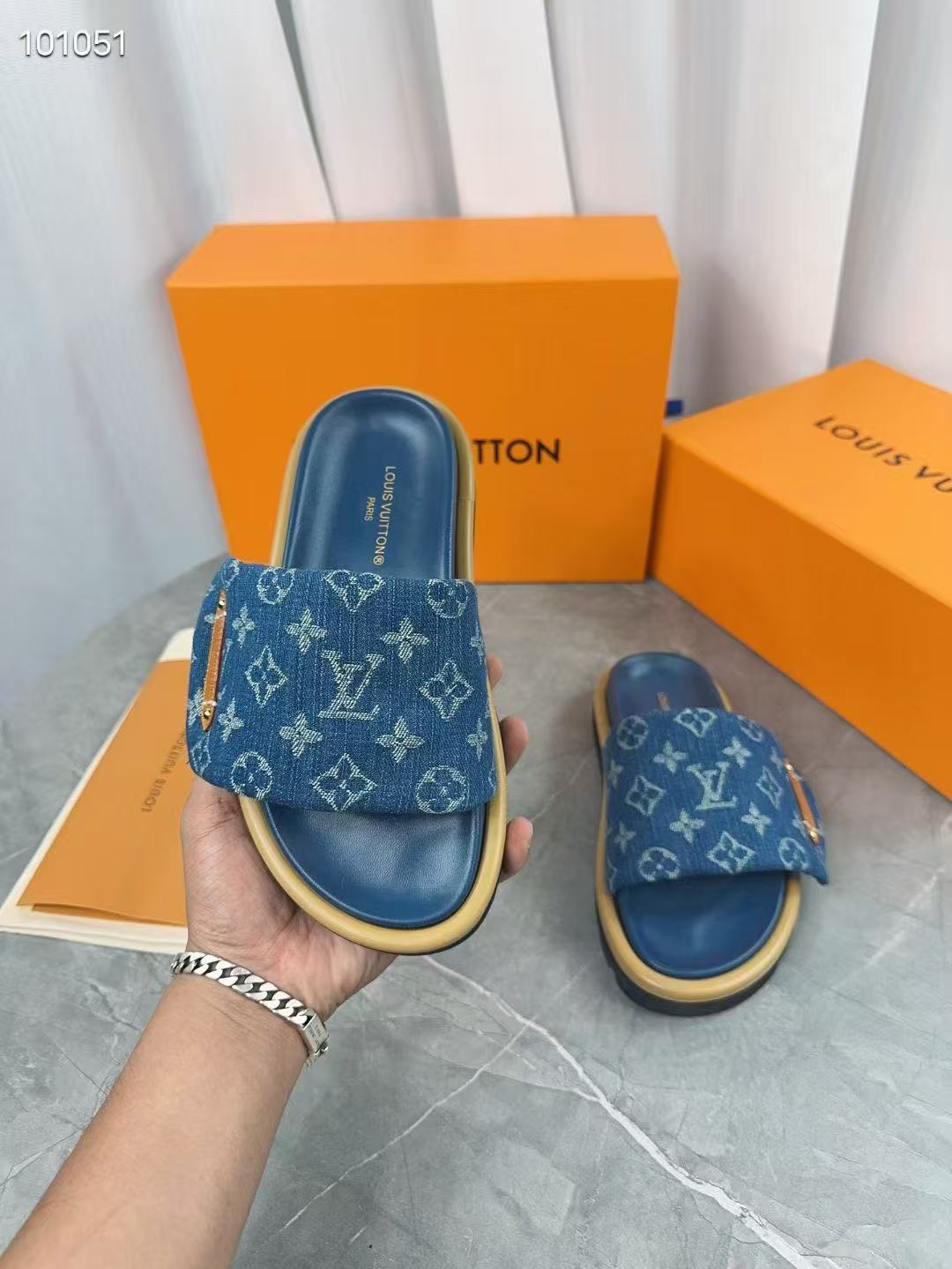 LV Slippers(AAA)-075