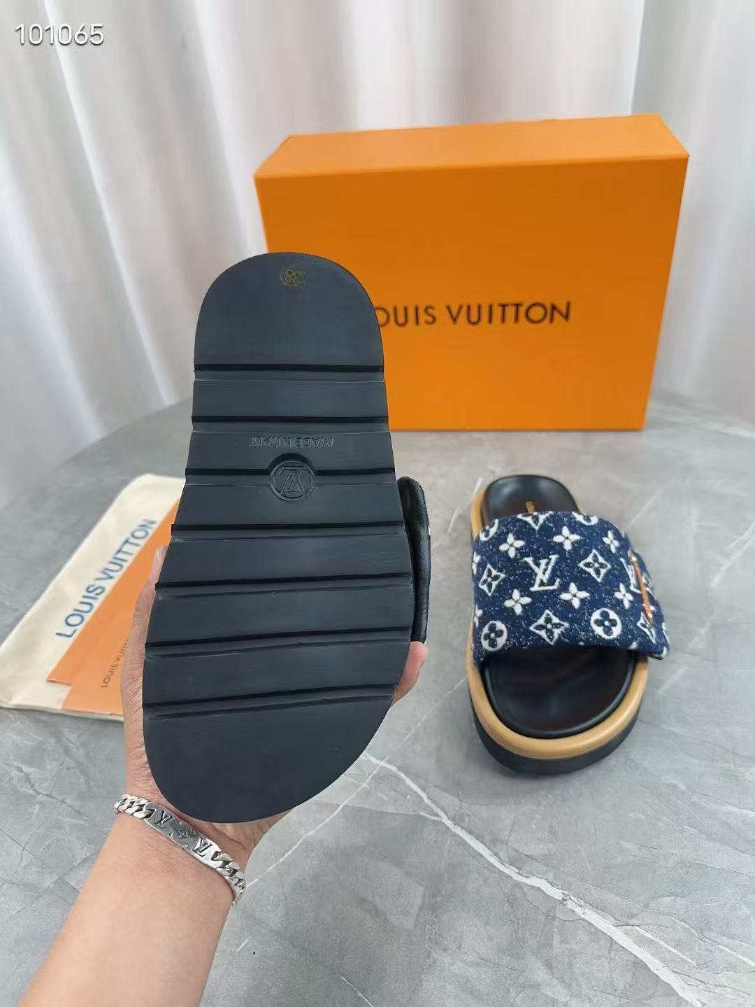 LV Slippers(AAA)-077