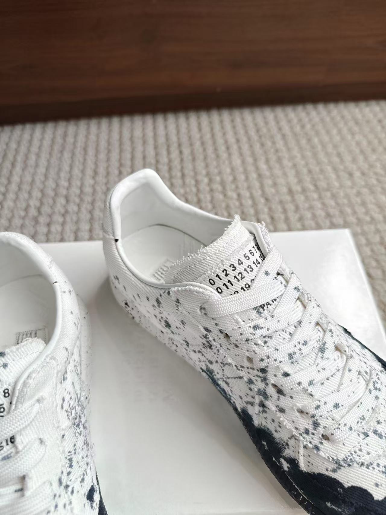 ma*s*n Ma*i*la shoes-012
