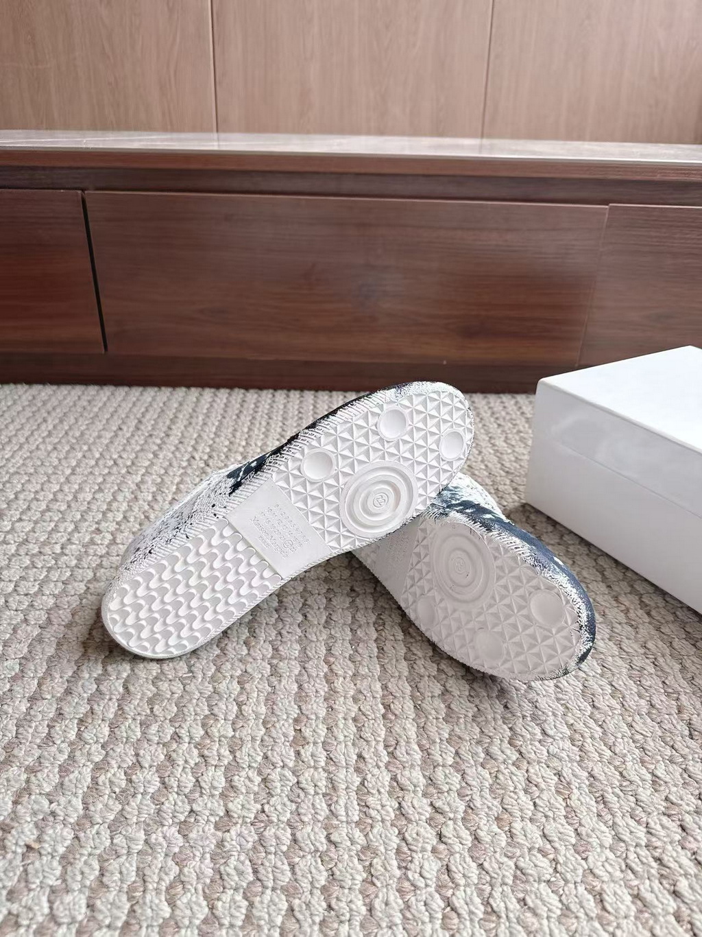 ma*s*n Ma*i*la shoes-012