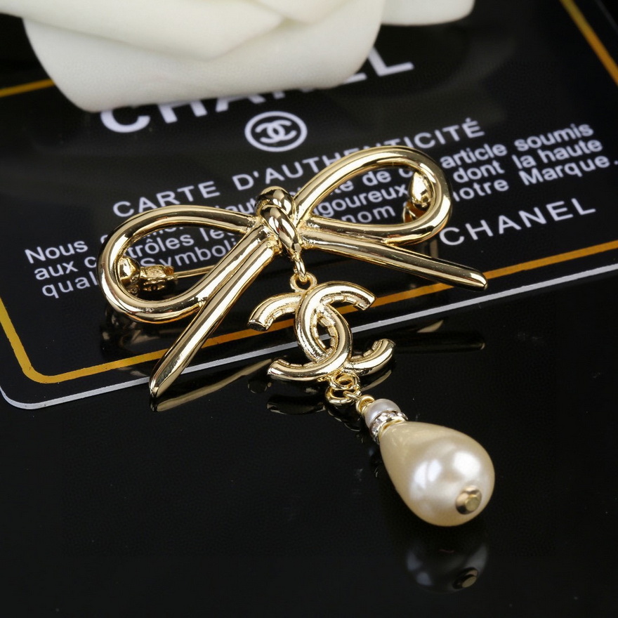 Ch*el brooch-012