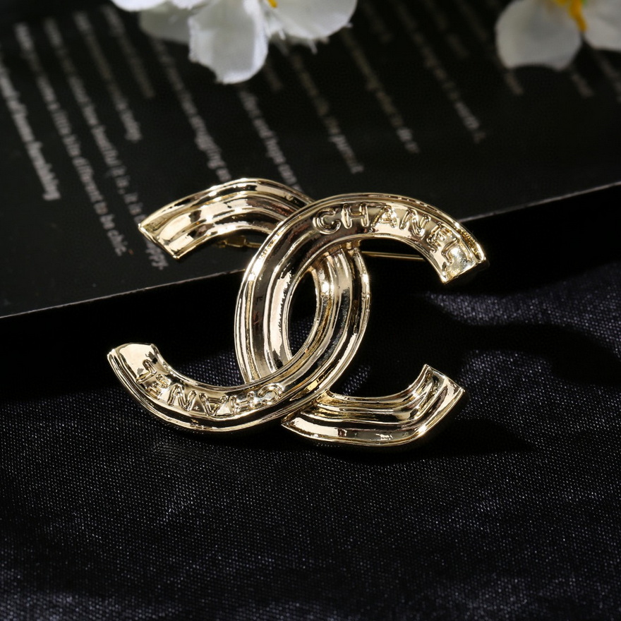 Ch*el brooch-024