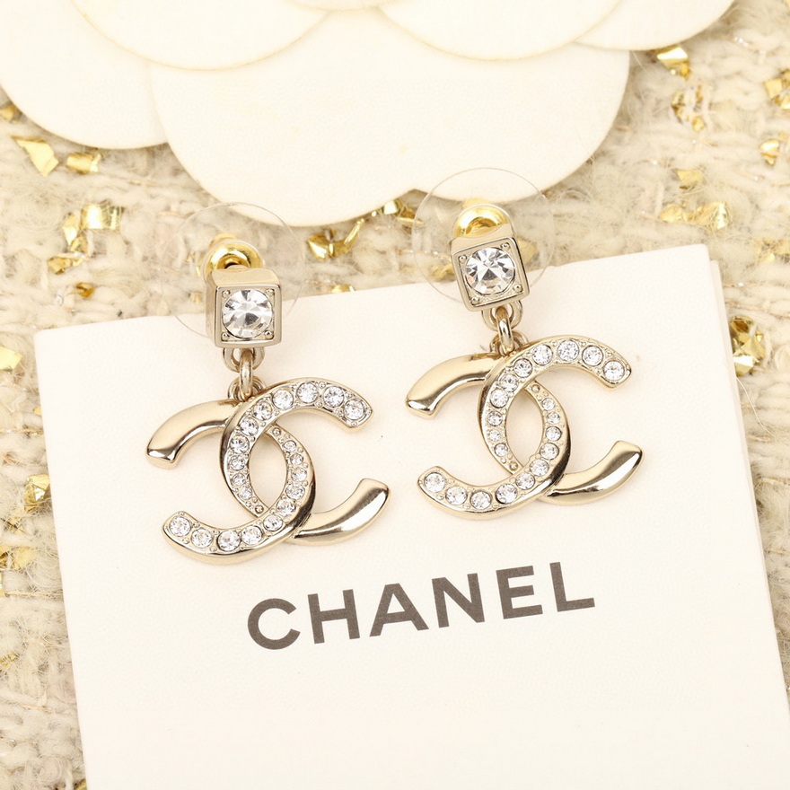 Ch*el brooch-031