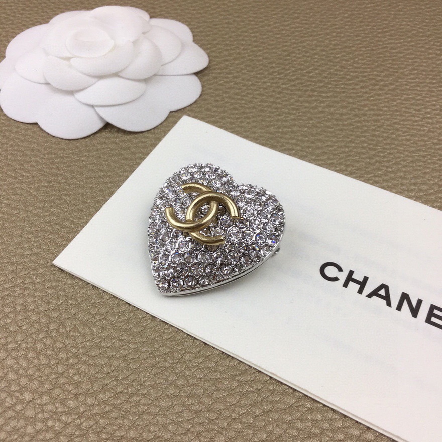 Ch*el brooch-070