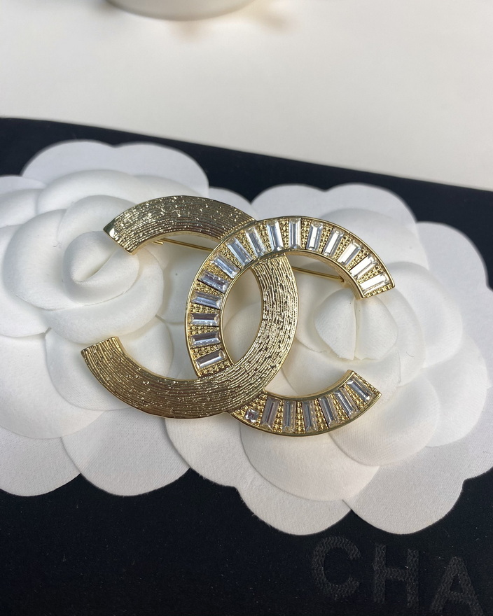 Ch*el brooch-066