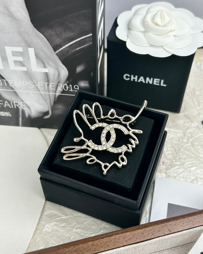 Ch*el brooch-044