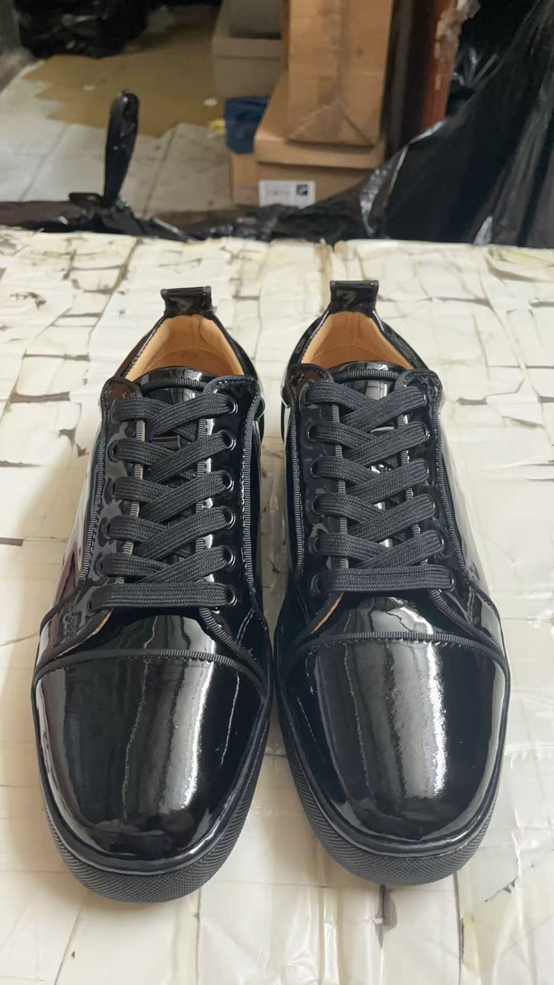 CL Men Shoes-333