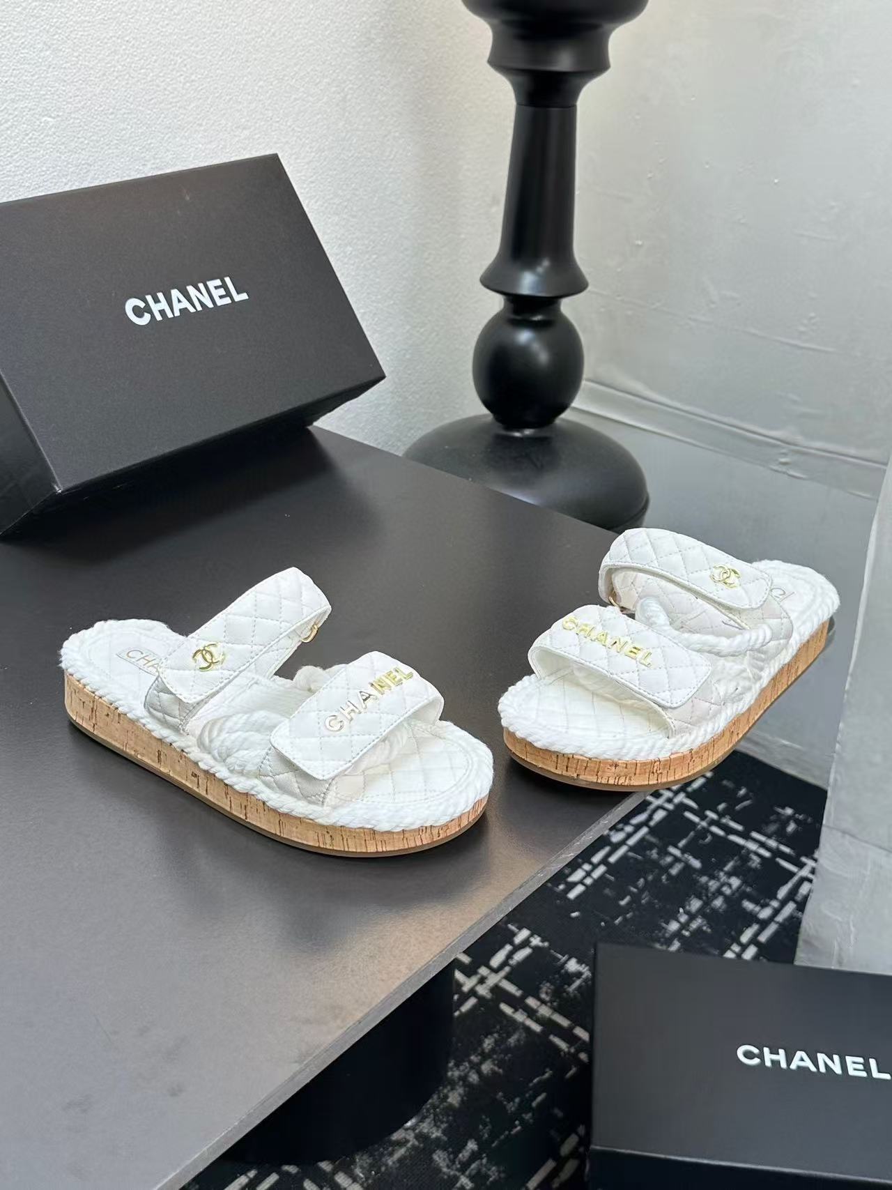 Ch*el slippers women(aaa)-028