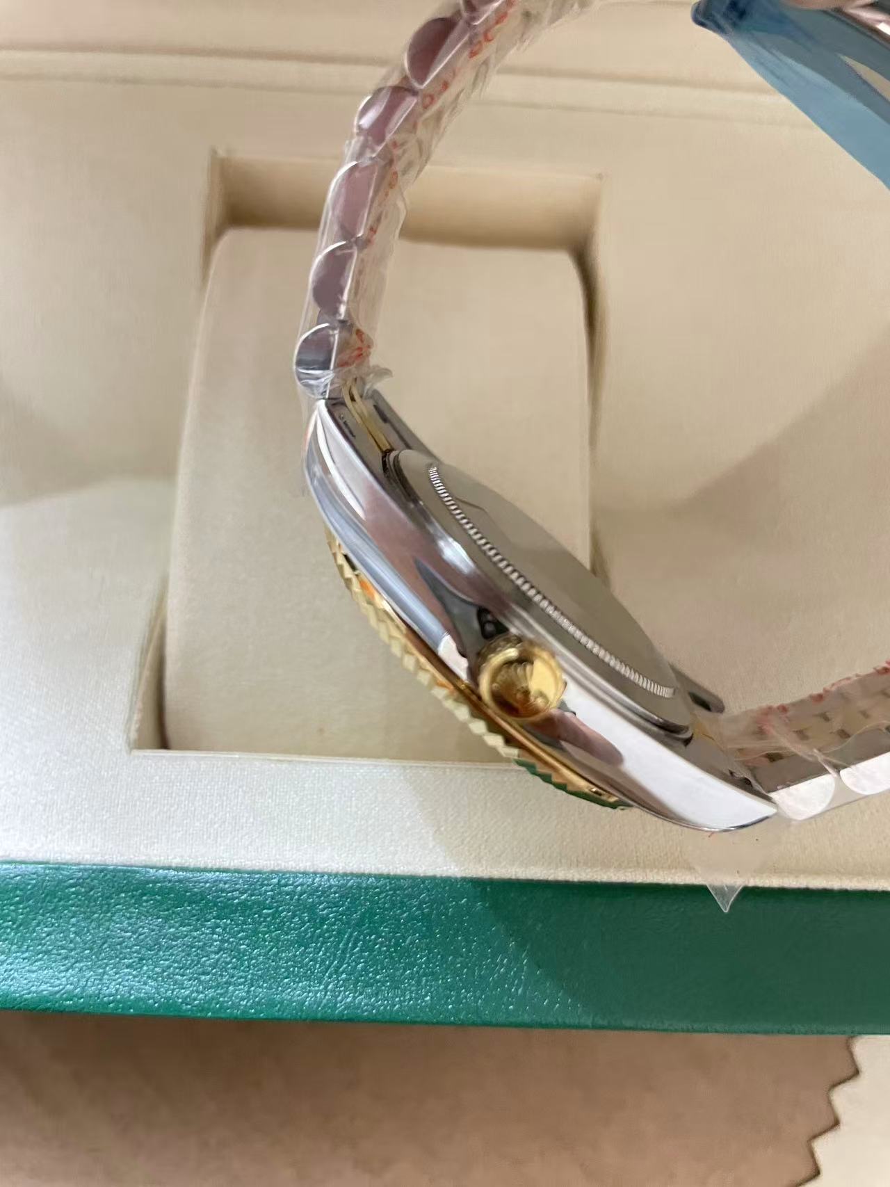 R*l*x watches-190