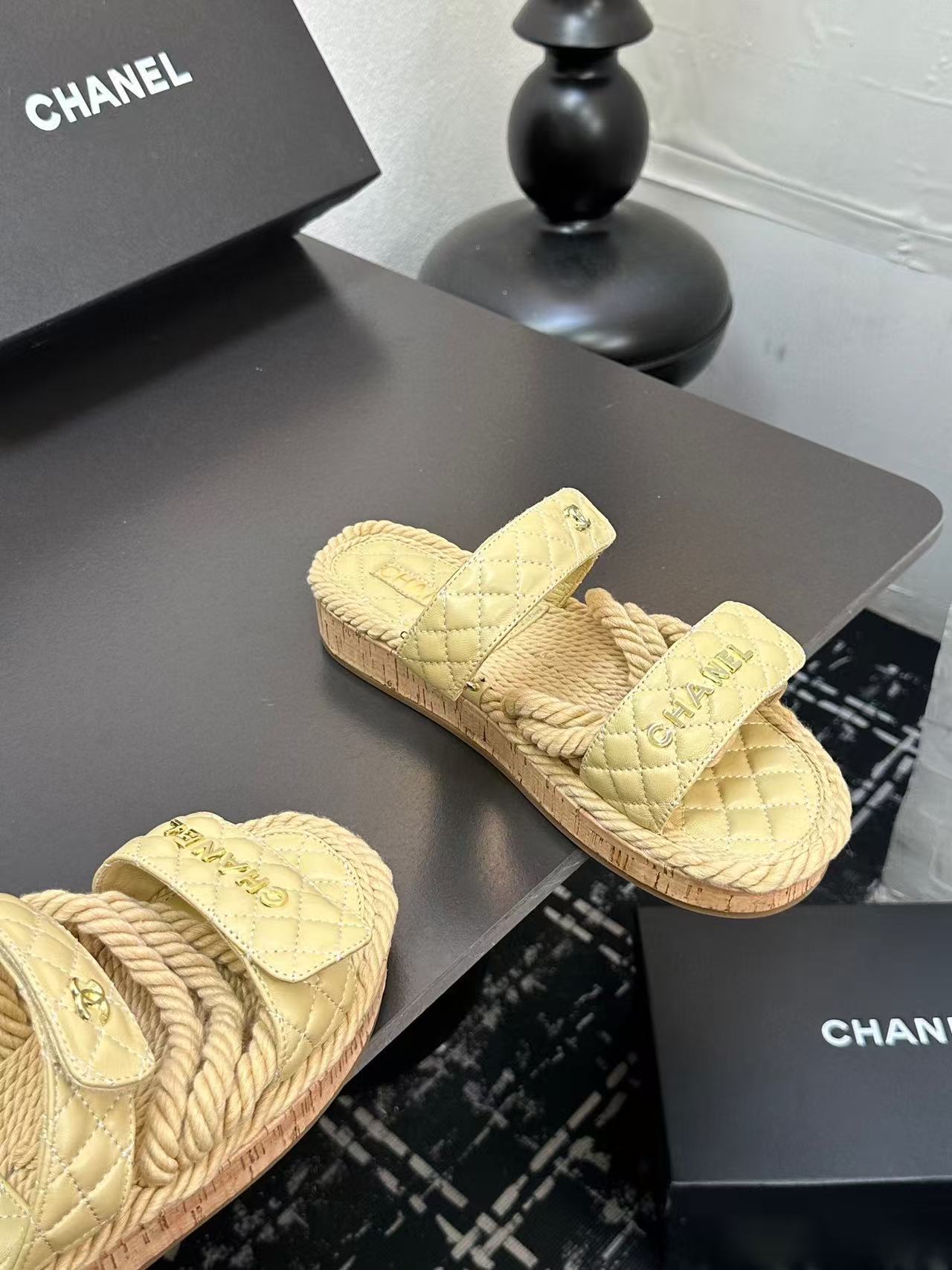 Ch*el slippers women(aaa)-026
